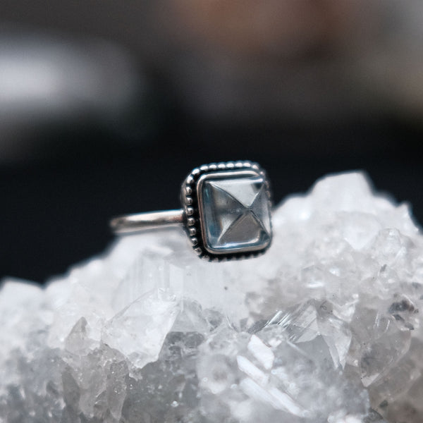 197 Sugar-Loaf Aquamarine with Mica | handpicked ooak ring